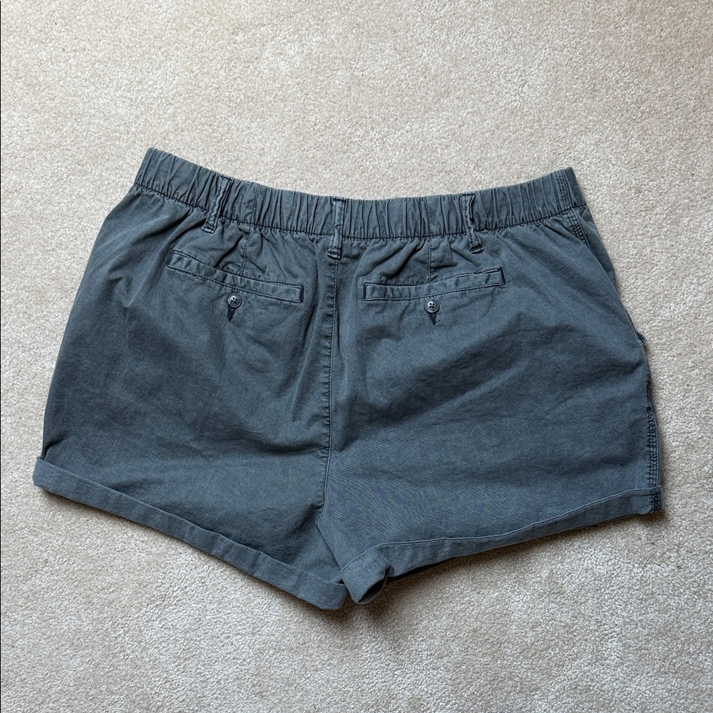 Old Navy Gray Women's Shorts - Picture 3 of 4